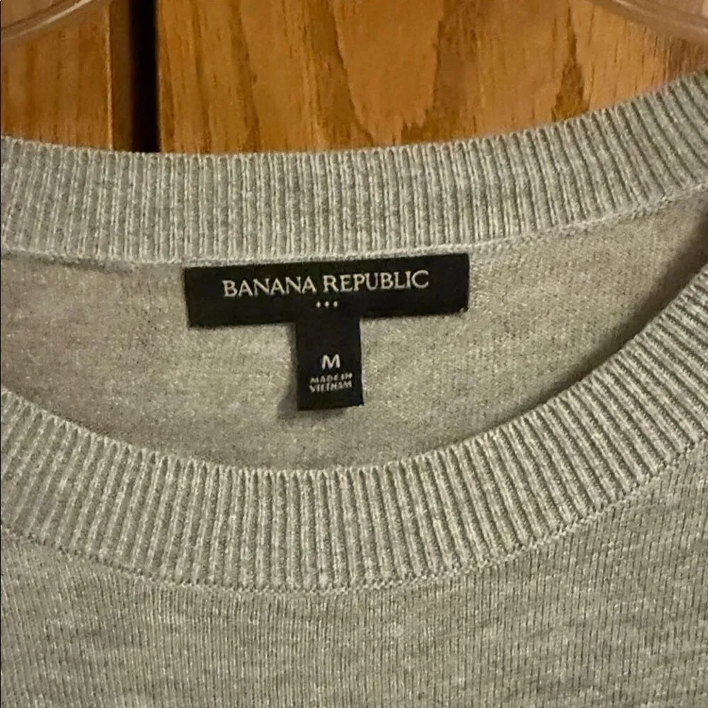 Banana Republic Light Gray Crewneck Sweater